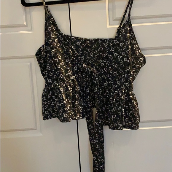 Zaful front tie top - Picture 3 of 4